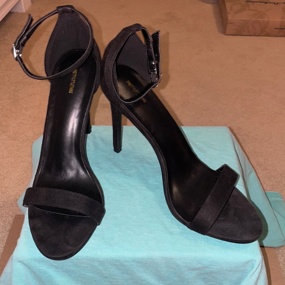 NWOT Pretty Little Thing faux suede black stilettos